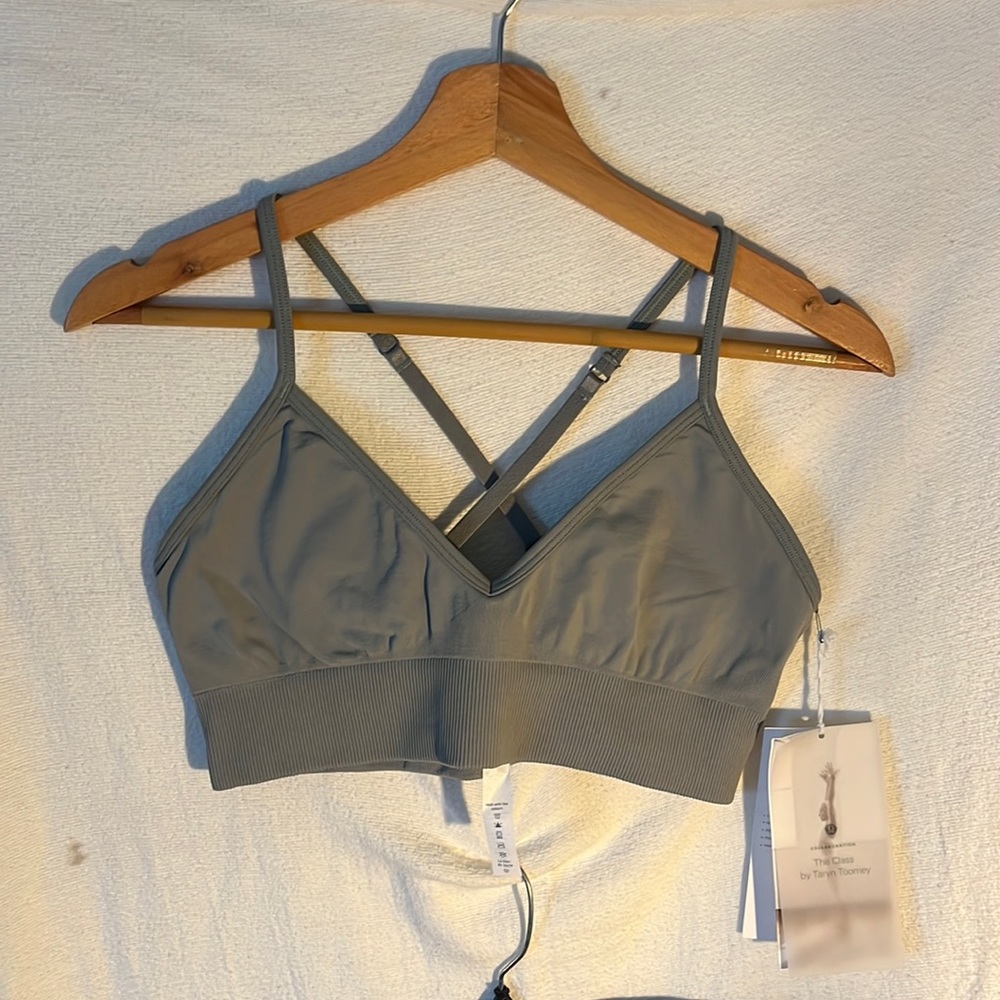 Lulu Lemon Awakening Bra